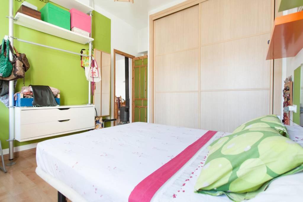 Apartamento A Los Pies Del Alcazar Sevilla Bagian luar foto